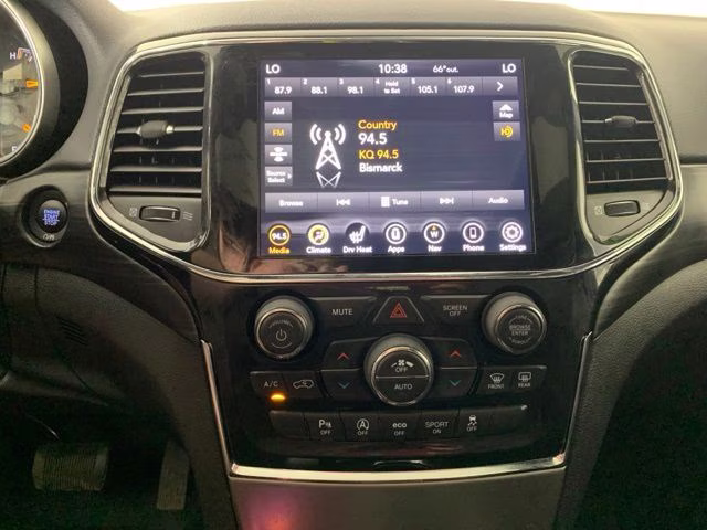 2021 Diamond Black Crystal Pearlcoat Jeep Grand Cherokee Laredo X 4X4 SUV