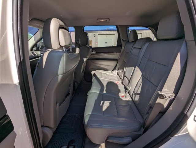 2011 Stone White Clearcoat Jeep Grand Cherokee Laredo 4X4 SUV