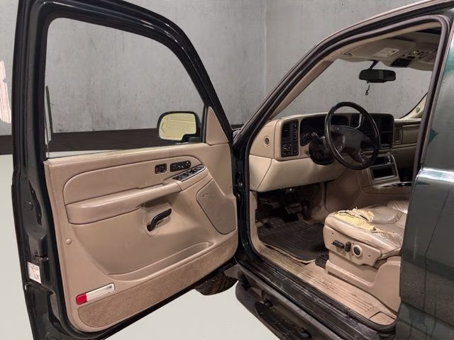 2004 Dark Green Metallic Chevrolet Suburban 1500 Z71 4X4 SUV