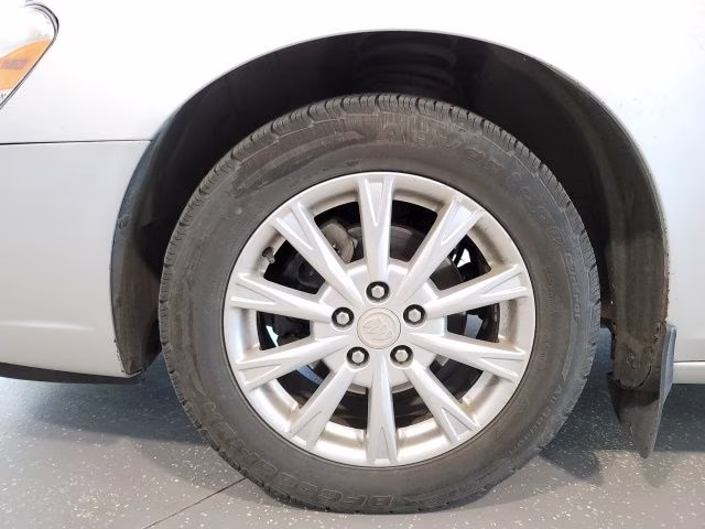 2009 Quicksilver Metallic Buick Lucerne CXL FWD Sedan