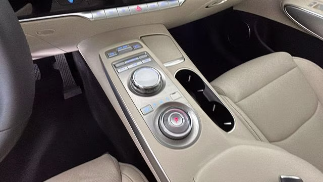 2023 Alta White Genesis GV70 2.5T AWD SUV