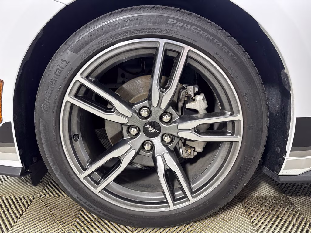 2024 Oxford White Ford Mustang EcoBoost RWD Coupe