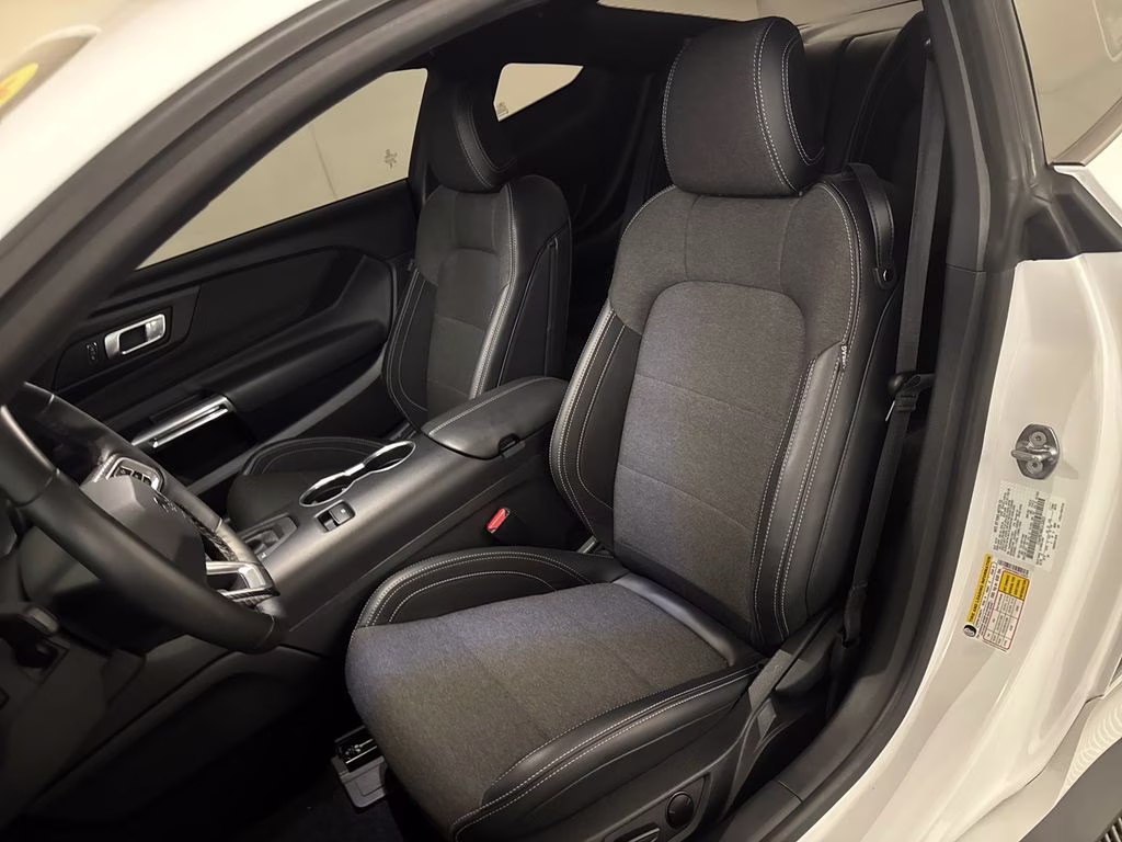 2024 Oxford White Ford Mustang EcoBoost RWD Coupe