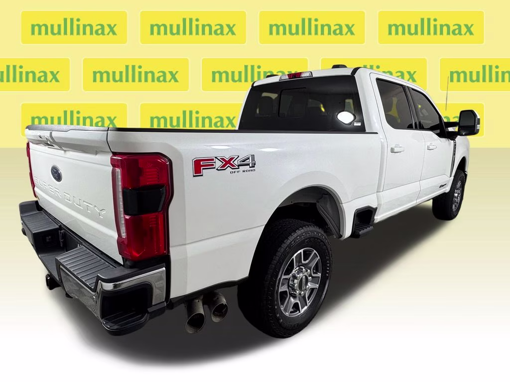 2023 Star White Metallic Tri-Coat Ford Super Duty F-250 SRW Lariat 4X4 Truck