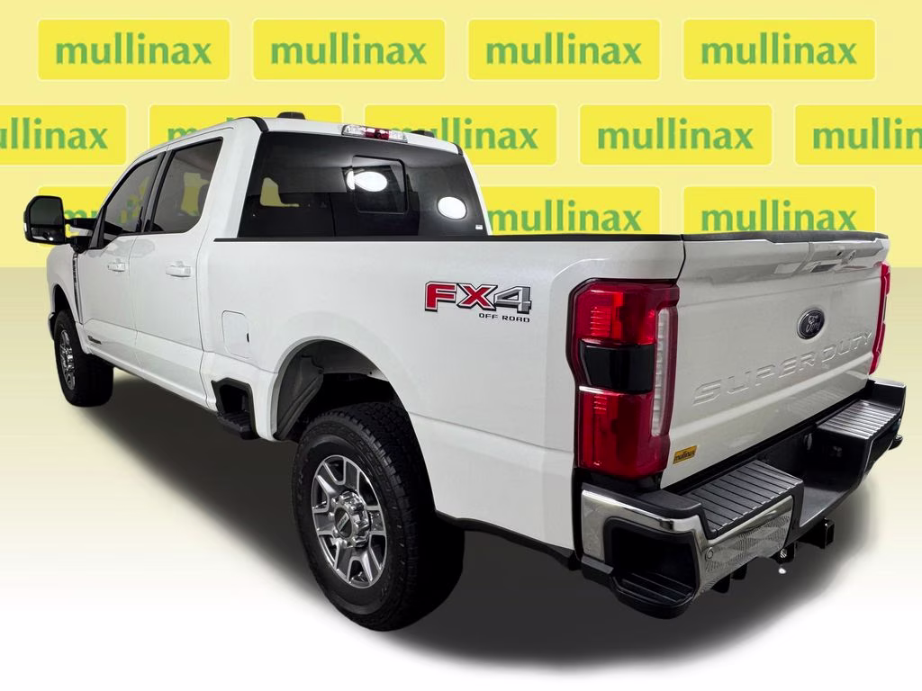 2023 Star White Metallic Tri-Coat Ford Super Duty F-250 SRW Lariat 4X4 Truck