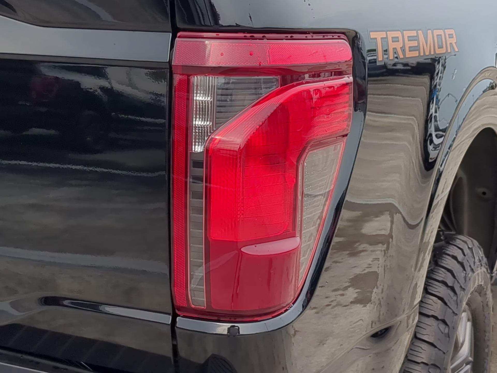 2026 Agate Black Metallic Ford F-150 Tremor Crew Cab Pickup 4X4 Truck