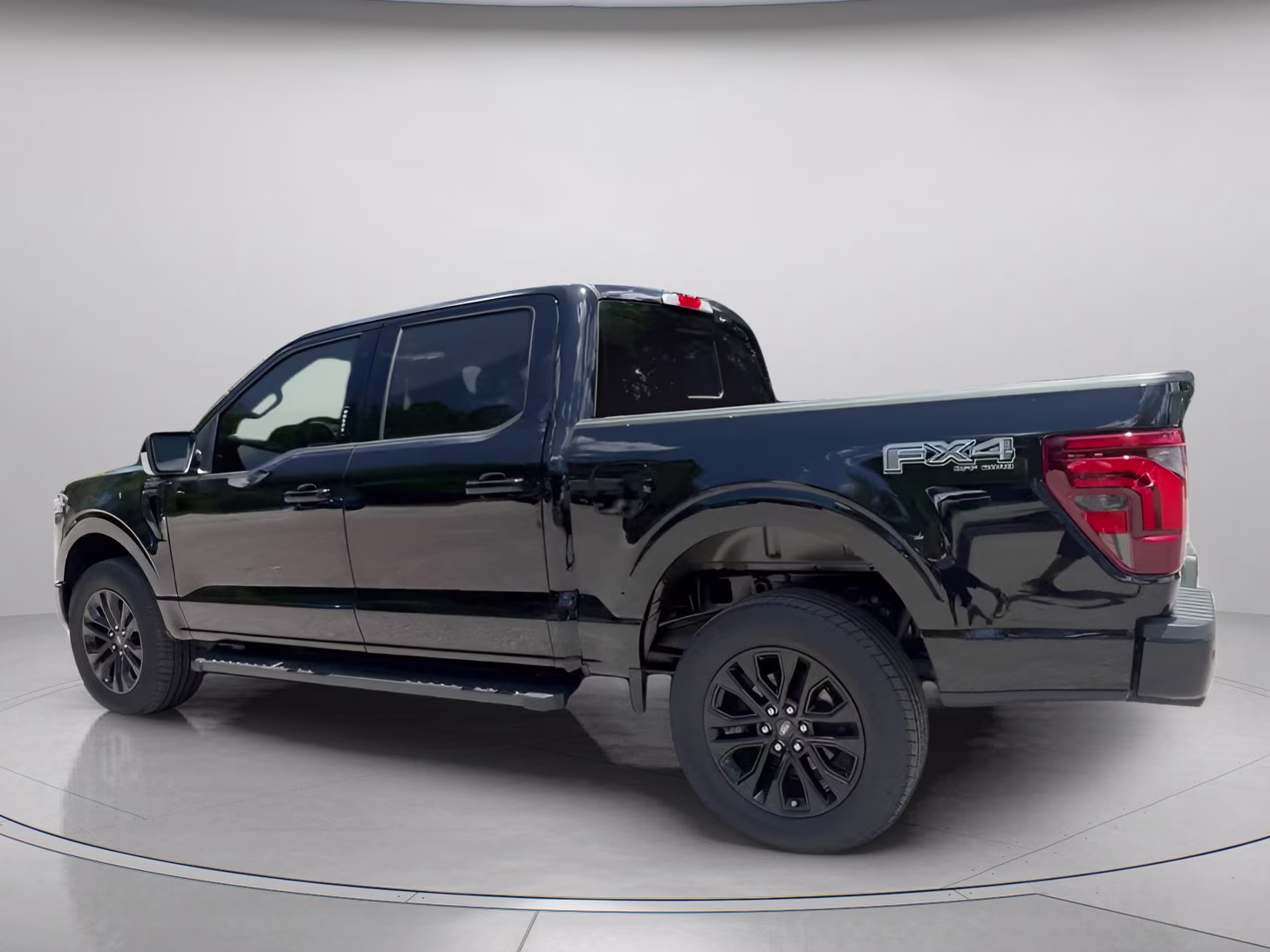 2026 Agate Black Metallic Ford F-150 LARIAT Crew Cab Pickup 4X4 Truck