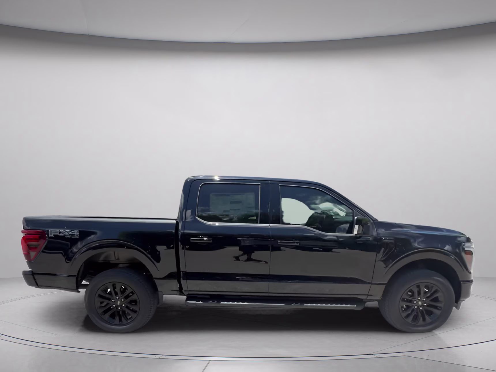 2026 Agate Black Metallic Ford F-150 LARIAT Crew Cab Pickup 4X4 Truck