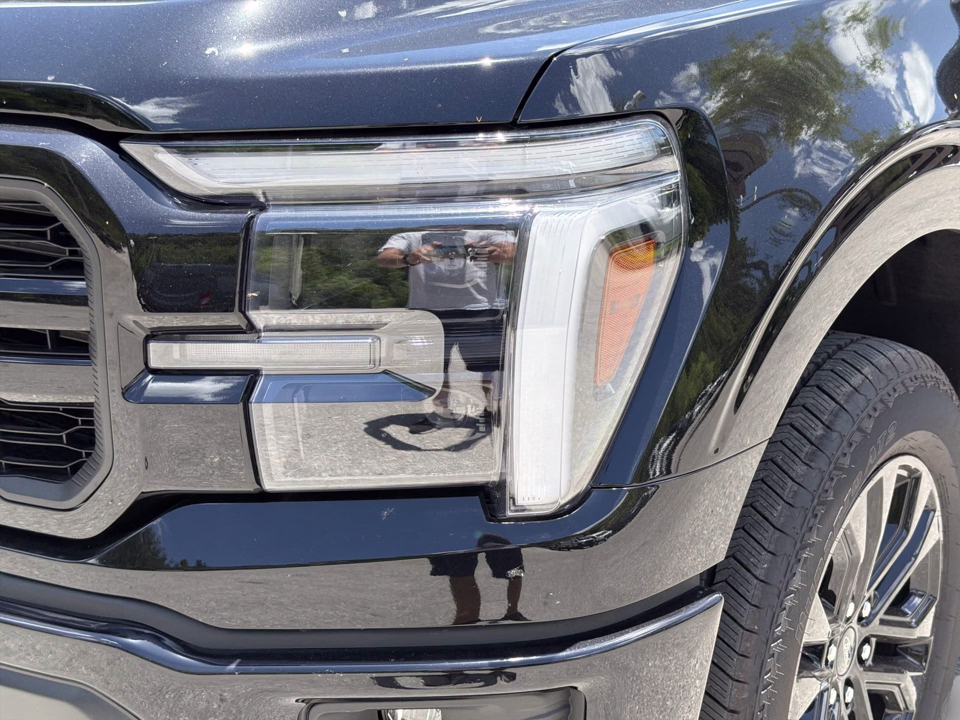 2026 Agate Black Metallic Ford F-150 LARIAT Crew Cab Pickup 4X4 Truck