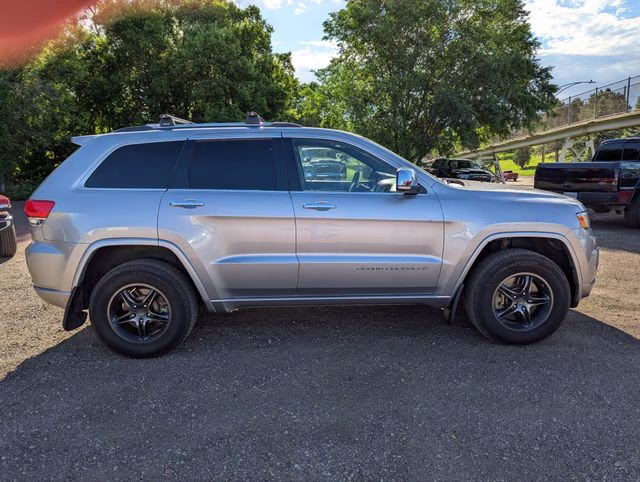 2014 Billet Silver Metallic Clearcoat Jeep Grand Cherokee Overland 4X4 SUV