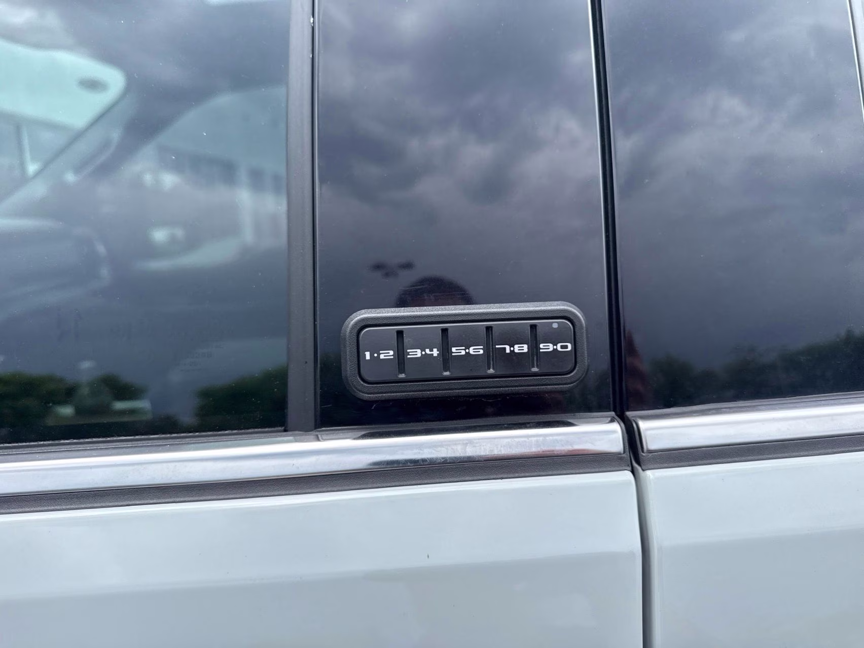 2025 Avalanche Ford Super Duty F-350 SRW Lariat 4X4 Truck