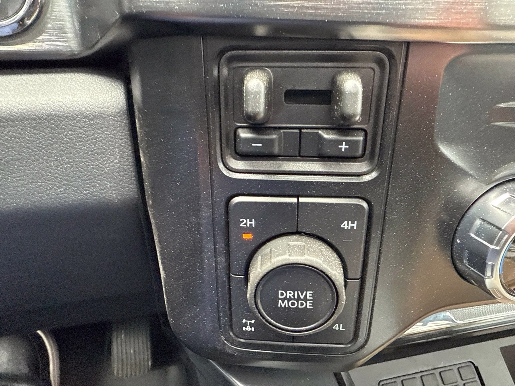 2025 Avalanche Ford Super Duty F-350 SRW Lariat 4X4 Truck