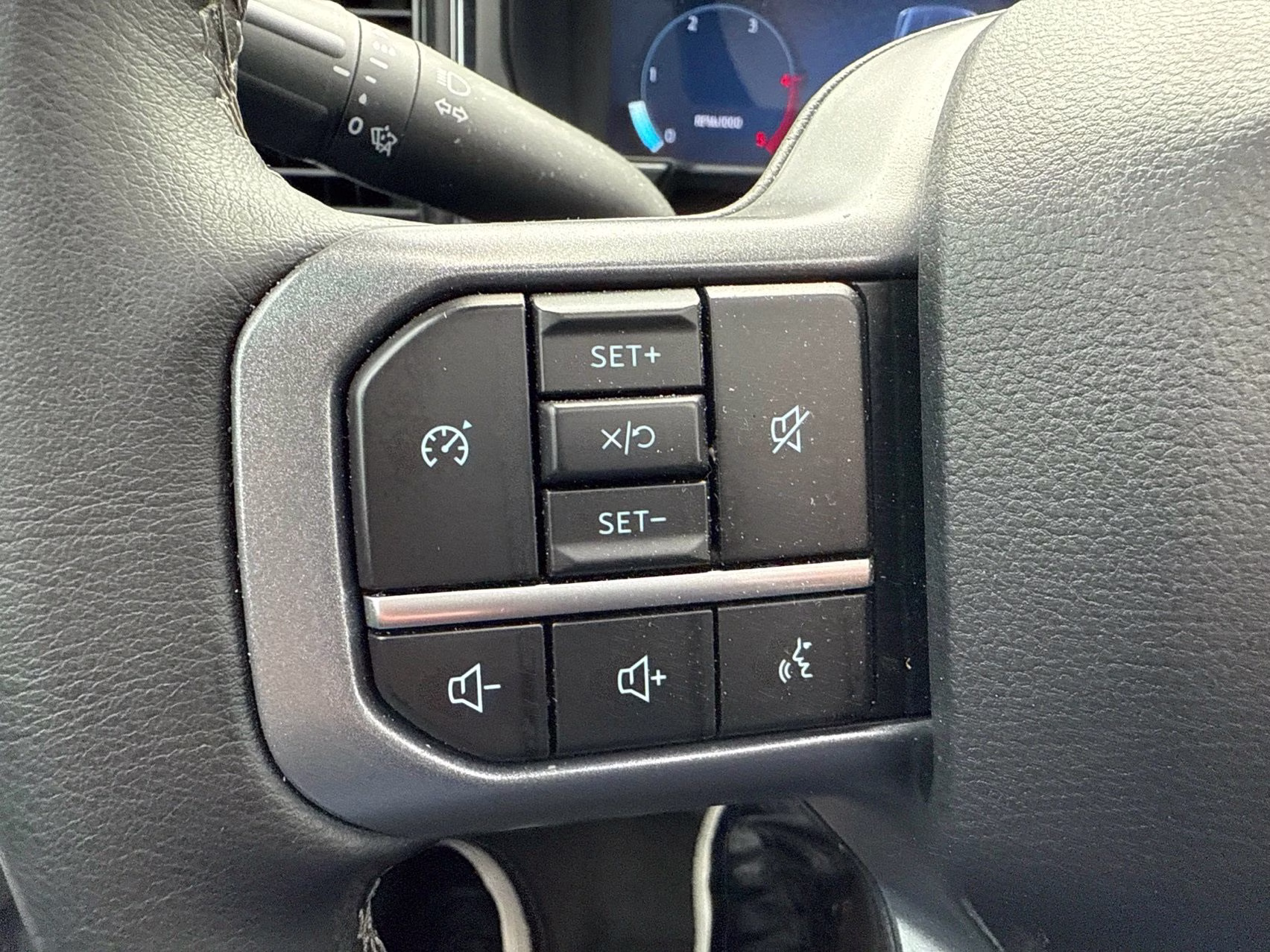 2025 Avalanche Ford Super Duty F-350 SRW Lariat 4X4 Truck