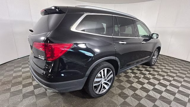 2017 Crystal Black Pearl Honda Pilot Elite AWD SUV