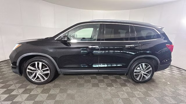 2017 Crystal Black Pearl Honda Pilot Elite AWD SUV