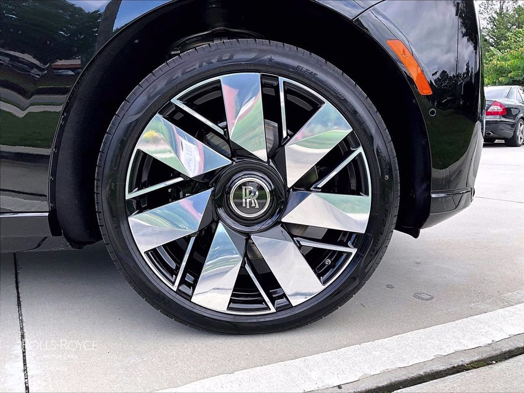 2027 Black Diamond Rolls-Royce Cullinan AWD SUV