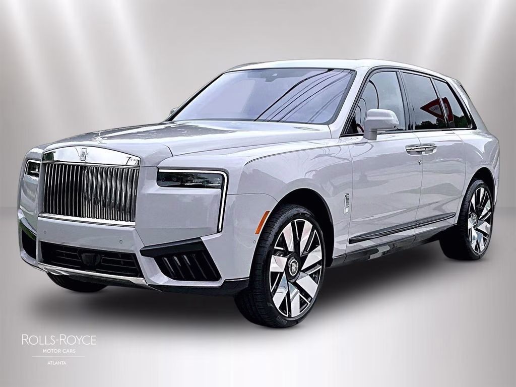 2027 Rolls-Royce Cullinan -'s photo