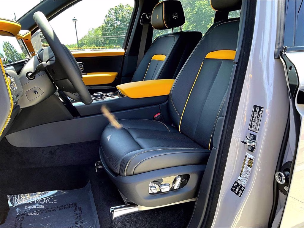 2027 Tempest Grey Rolls-Royce Black Badge Cullinan AWD SUV