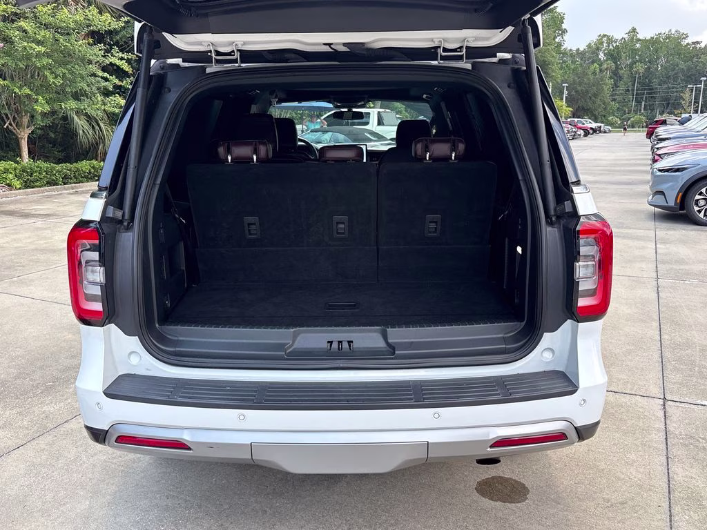 2024 Oxford White Ford Expedition Limited RWD SUV