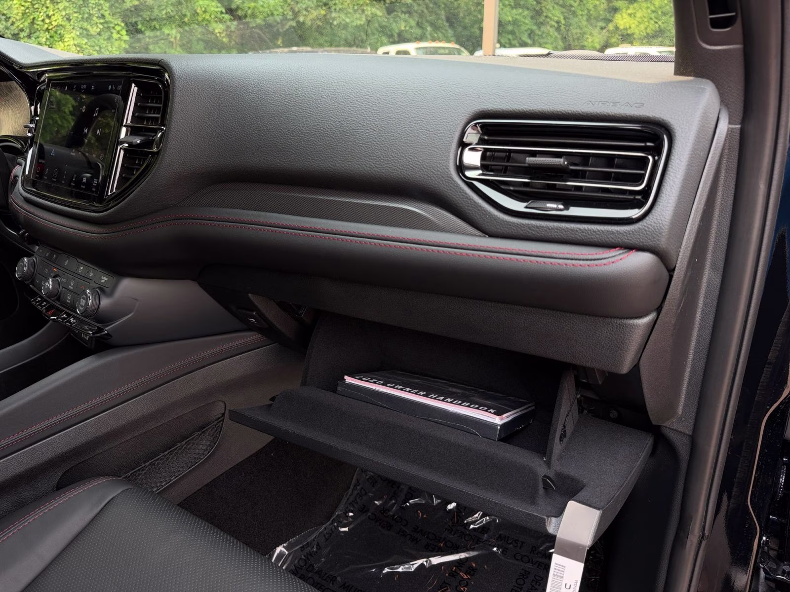2026 DB Black Crystal Clearcoat Dodge Durango GT Plus HEMI V8 AWD SUV