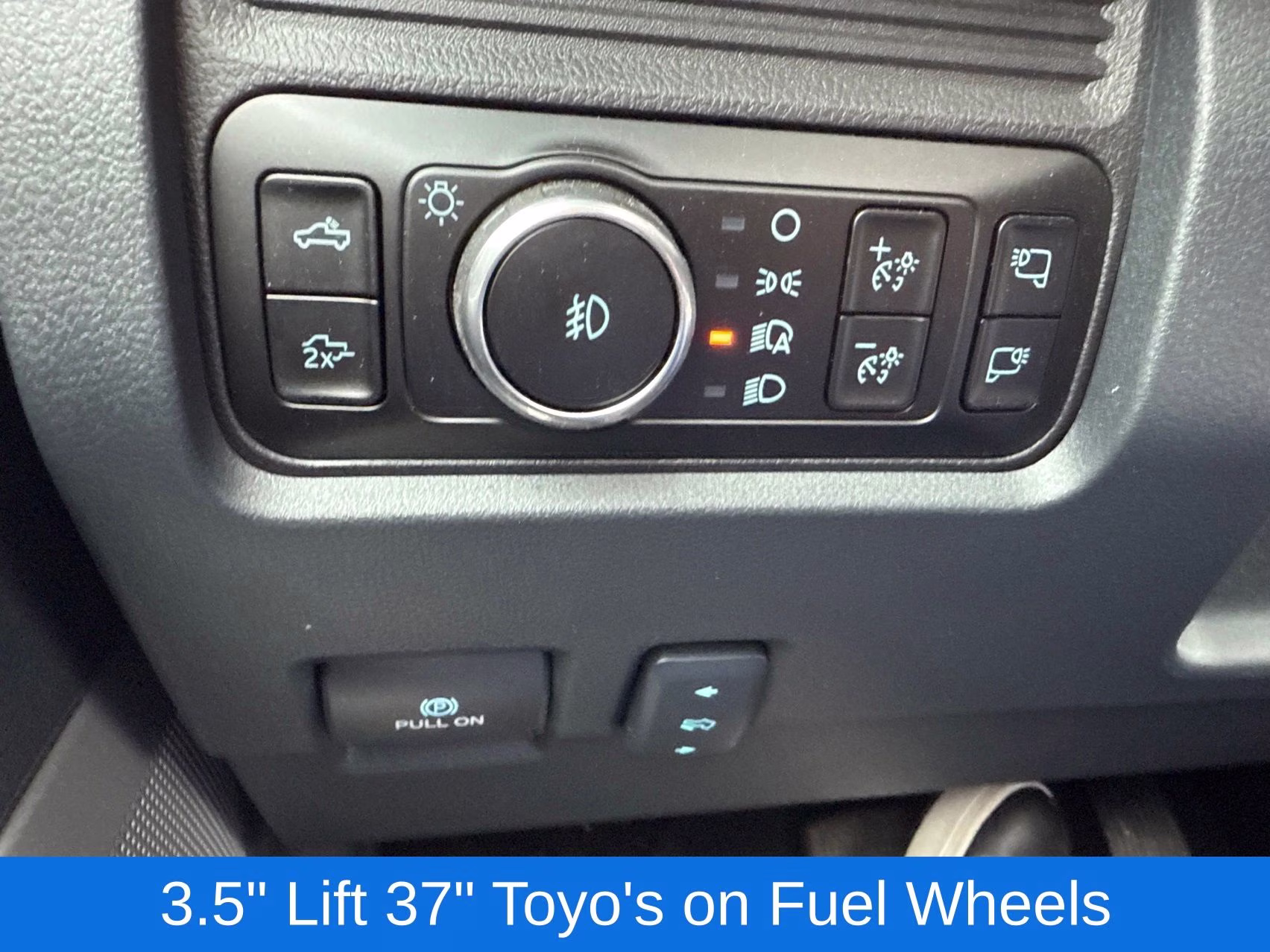 2025 Avalanche Ford Super Duty F-350 SRW Lariat 4X4 Truck