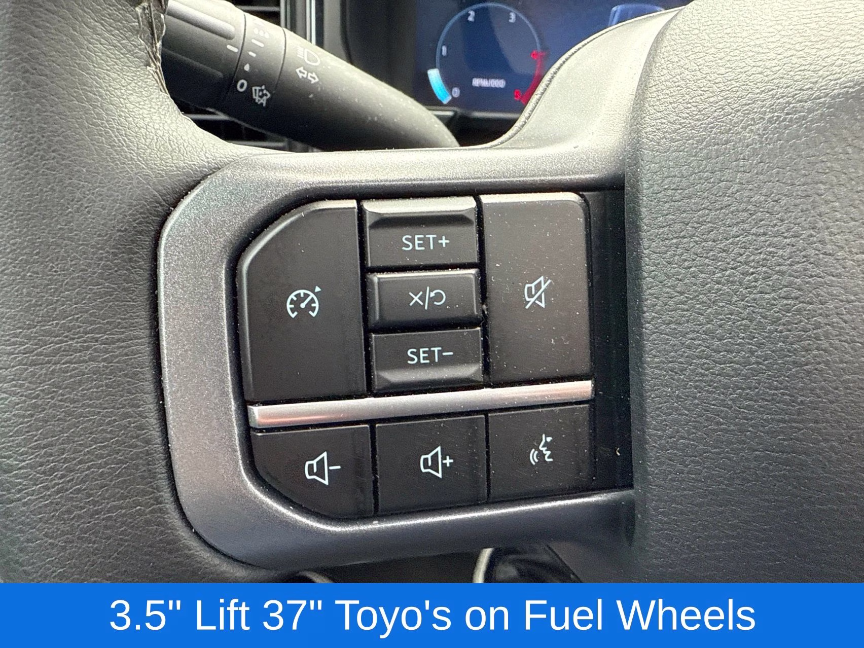 2025 Avalanche Ford Super Duty F-350 SRW Lariat 4X4 Truck