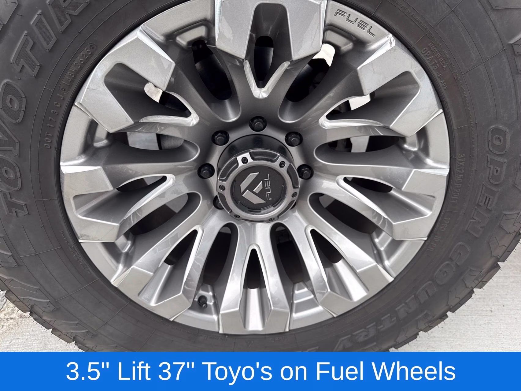 2025 Avalanche Ford Super Duty F-350 SRW Lariat 4X4 Truck