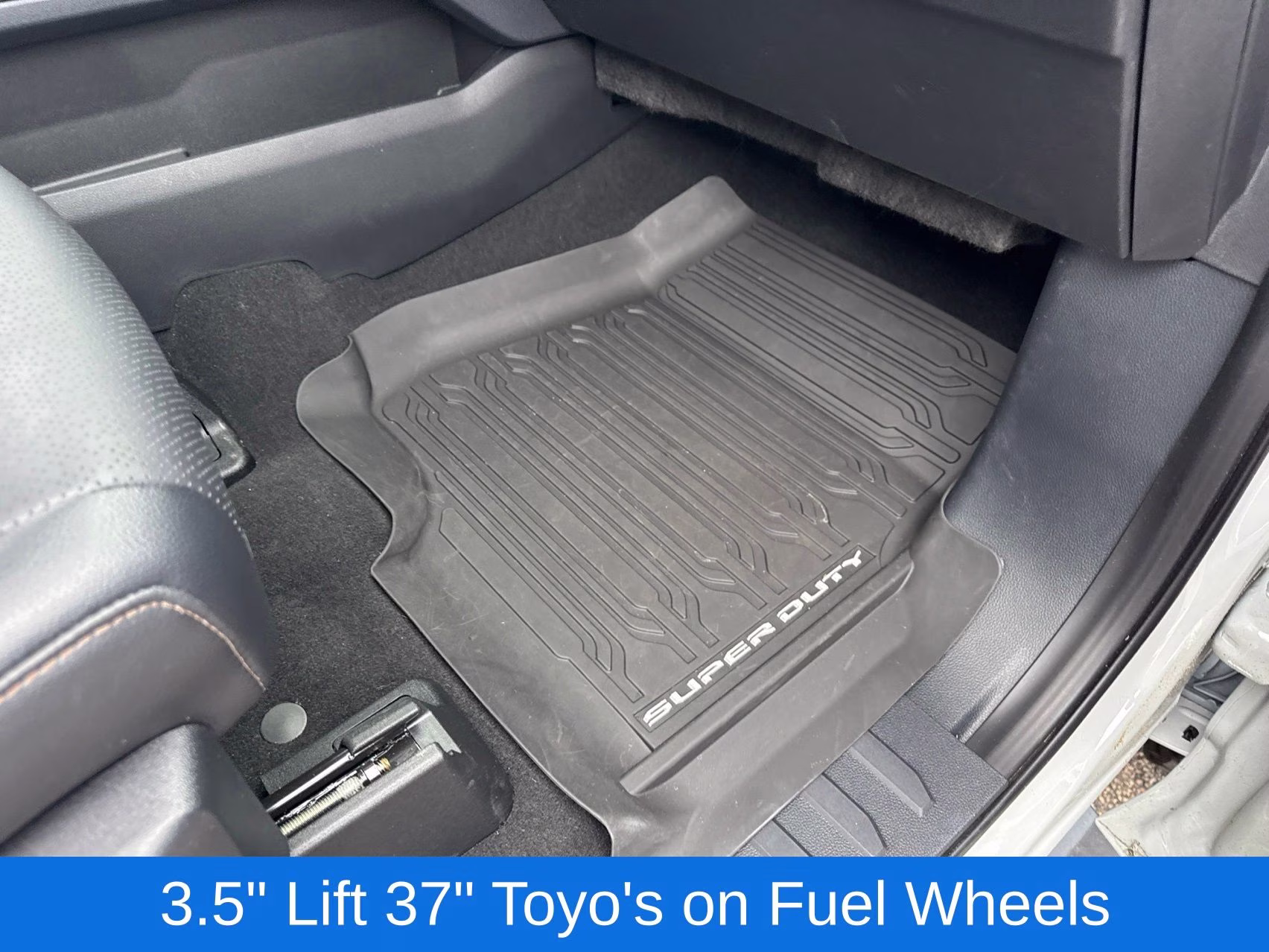 2025 Avalanche Ford Super Duty F-350 SRW Lariat 4X4 Truck