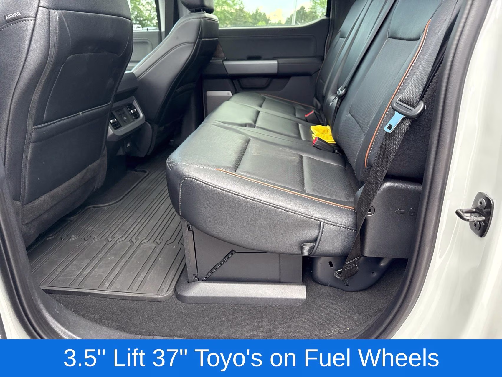 2025 Avalanche Ford Super Duty F-350 SRW Lariat 4X4 Truck