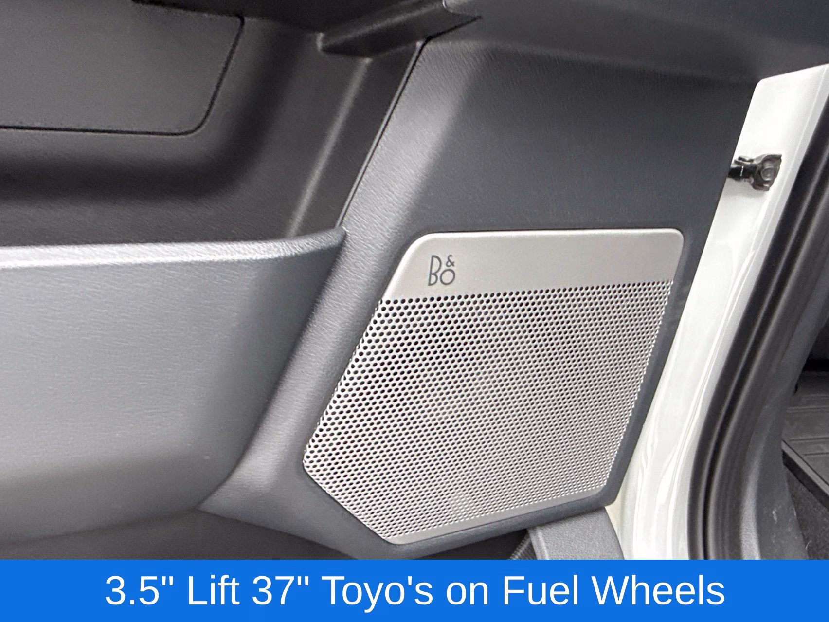 2025 Avalanche Ford Super Duty F-350 SRW Lariat 4X4 Truck