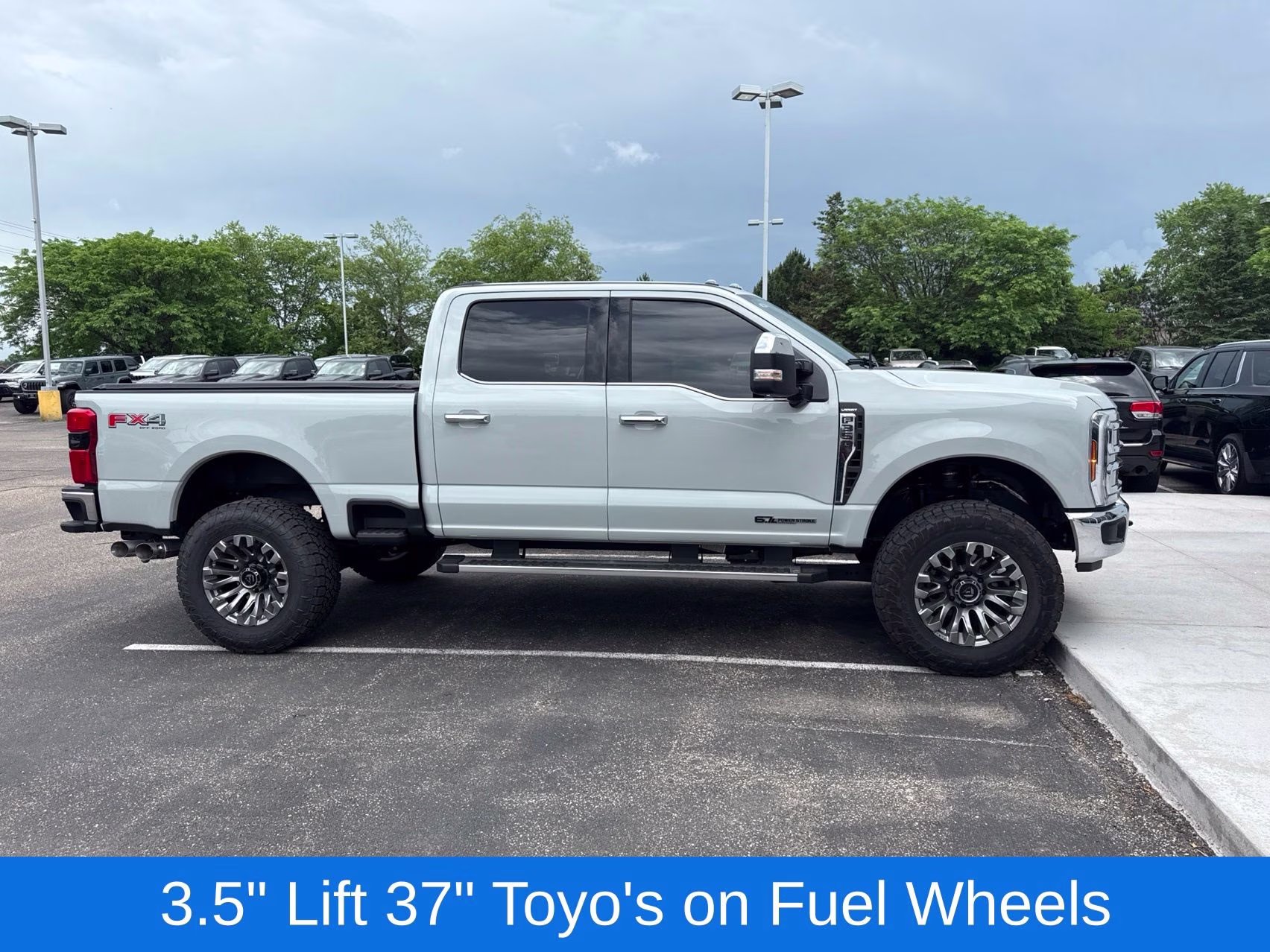 2025 Avalanche Ford Super Duty F-350 SRW Lariat 4X4 Truck