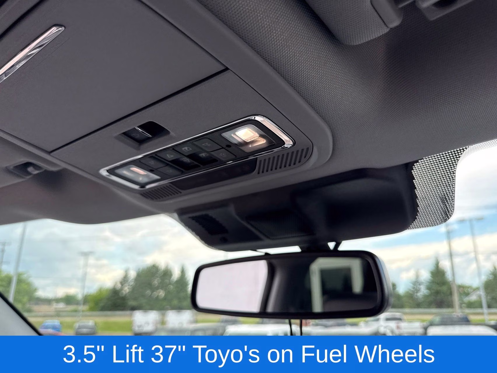 2025 Avalanche Ford Super Duty F-350 SRW Lariat 4X4 Truck