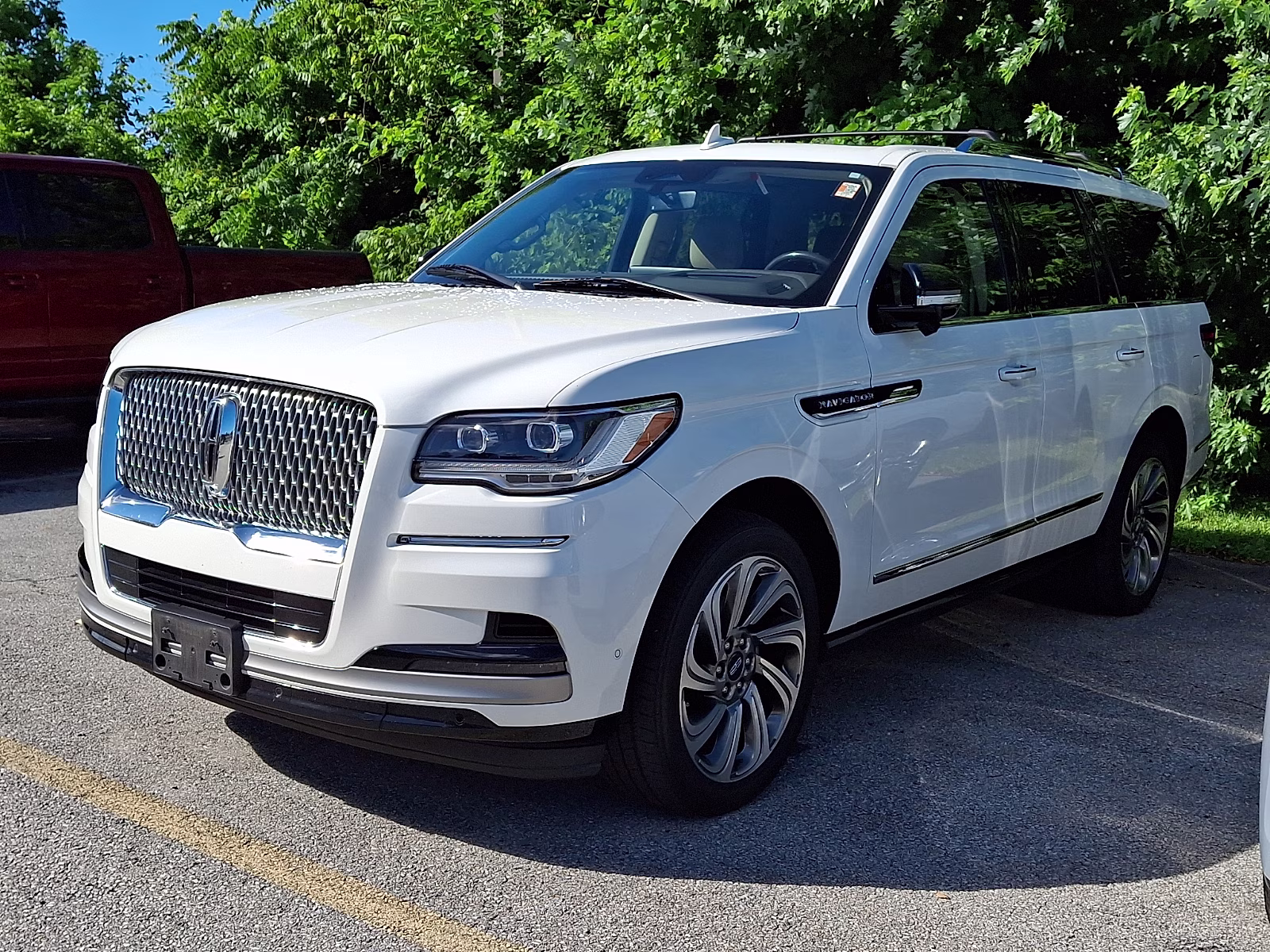 2023 White Metallic Lincoln Navigator Reserve 4X4