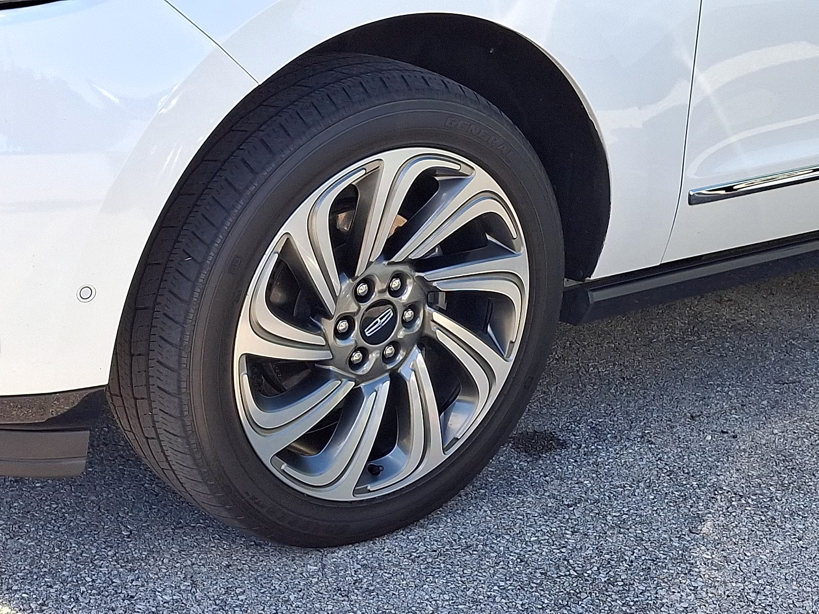 2023 White Metallic Lincoln Navigator Reserve 4X4