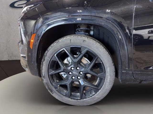 2025 Mosaic Black Metallic Chevrolet Traverse RS AWD SUV