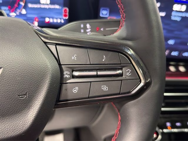 2025 Mosaic Black Metallic Chevrolet Traverse RS AWD SUV