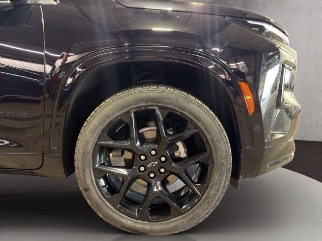 2025 Mosaic Black Metallic Chevrolet Traverse RS AWD SUV