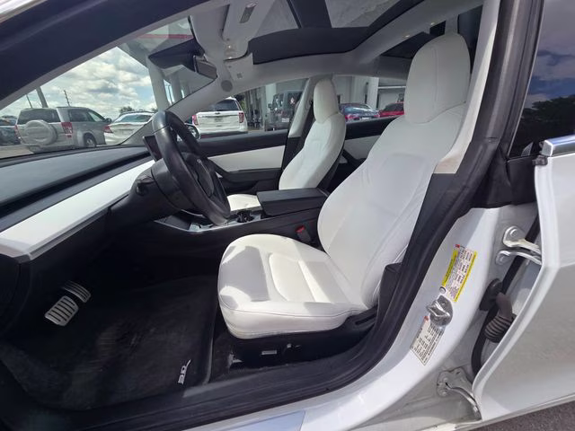 2018 White Tesla Model 3 Performance AWD Sedan