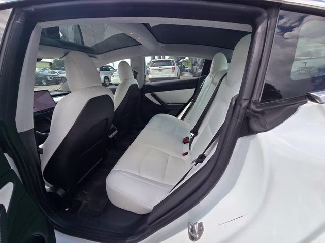 2018 White Tesla Model 3 Performance AWD Sedan