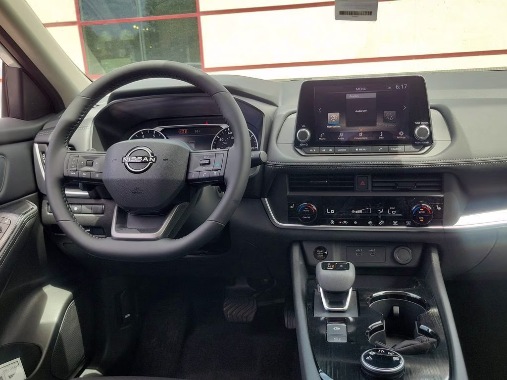 2026 Everest White Pearl Tricoat Nissan Rogue Dark Armor AWD SUV
