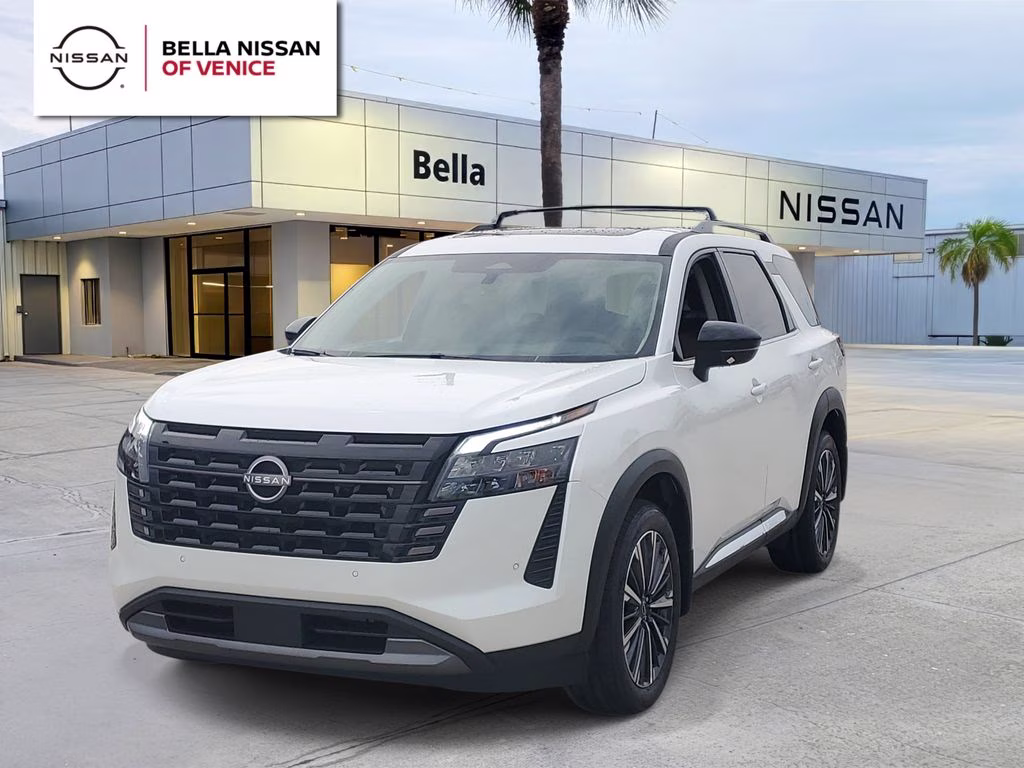 2026 Everest White Pearl Tricoat Nissan Pathfinder Platinum 4X4 SUV