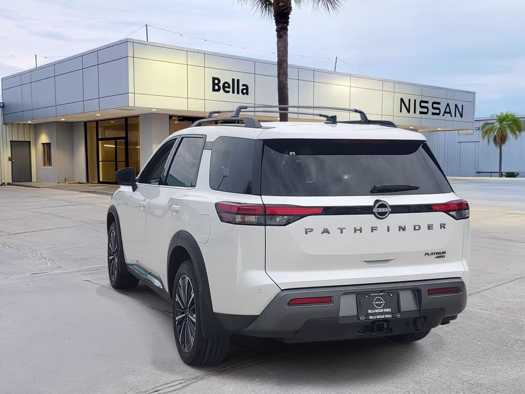 2026 Everest White Pearl Tricoat Nissan Pathfinder Platinum 4X4 SUV
