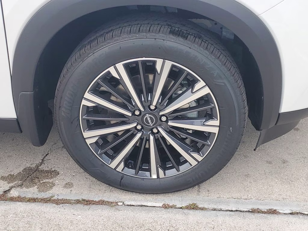 2026 Everest White Pearl Tricoat Nissan Pathfinder Platinum 4X4 SUV