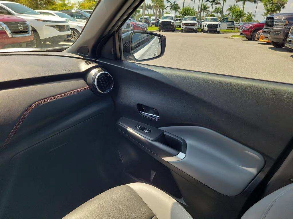 2024 Aspen White Tricoat Nissan Kicks SR FWD SUV