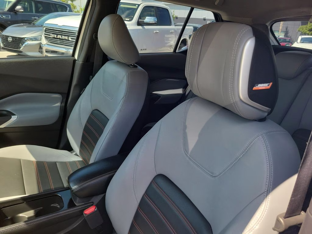 2024 Aspen White Tricoat Nissan Kicks SR FWD SUV