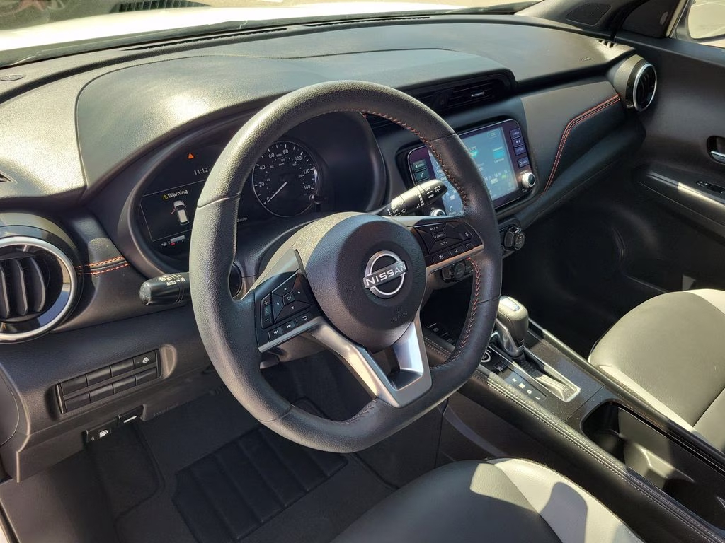 2024 Aspen White Tricoat Nissan Kicks SR FWD SUV