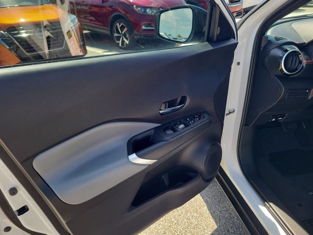 2024 Aspen White Tricoat Nissan Kicks SR FWD SUV