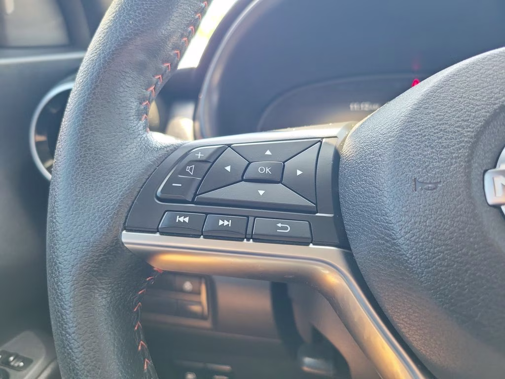2024 Aspen White Tricoat Nissan Kicks SR FWD SUV