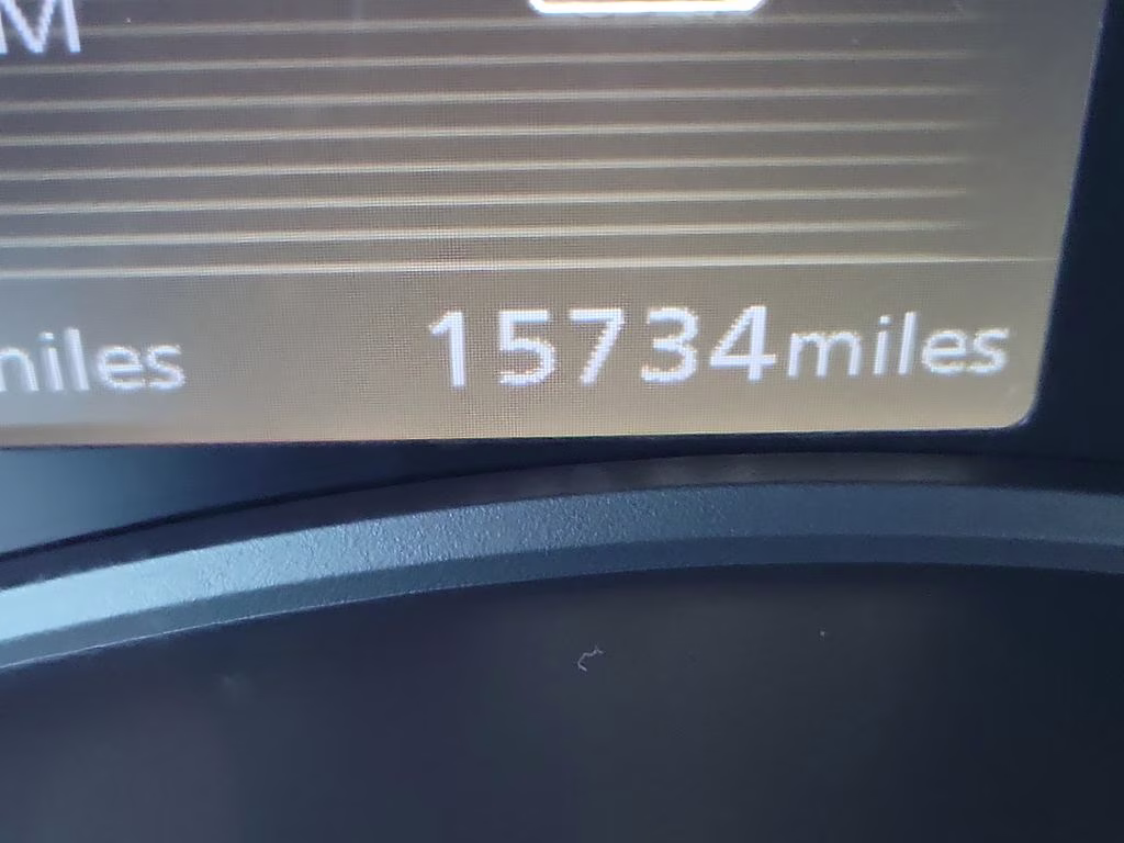 2024 Aspen White Tricoat Nissan Kicks SR FWD SUV