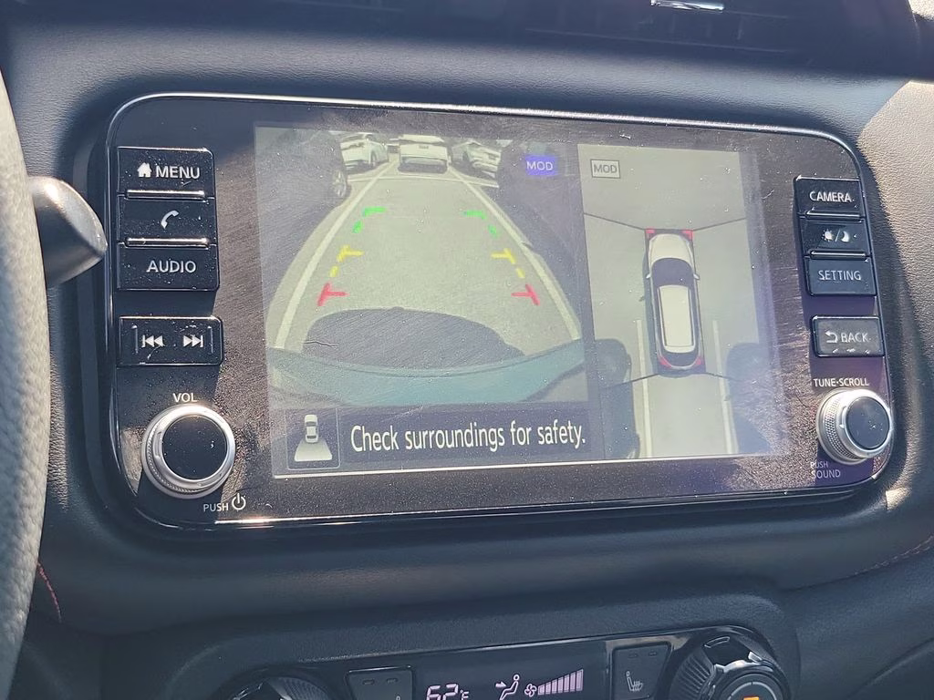 2024 Aspen White Tricoat Nissan Kicks SR FWD SUV
